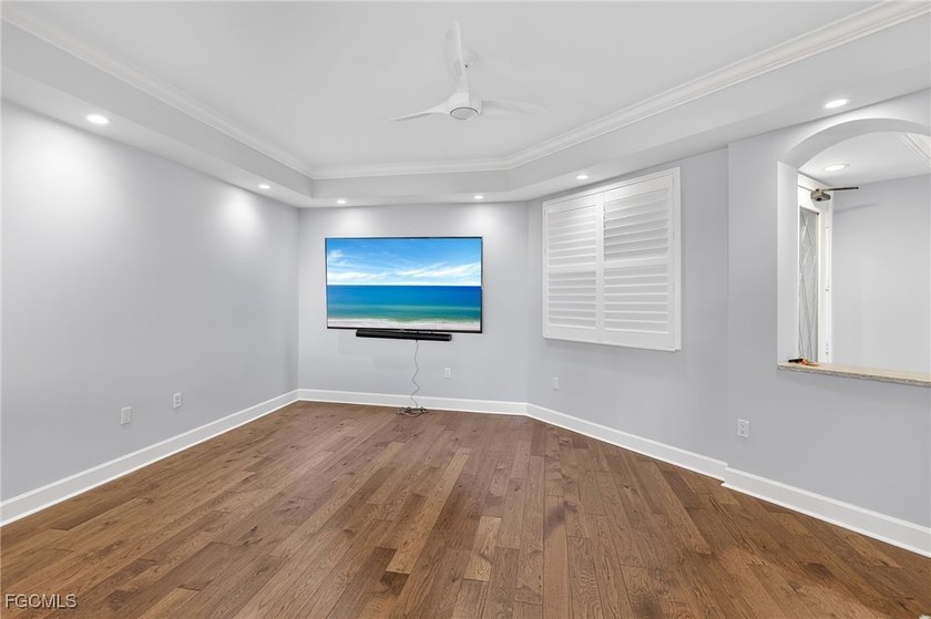 Enjoy refined waterfront living in the exclusive Palmas del Sol - photo 8