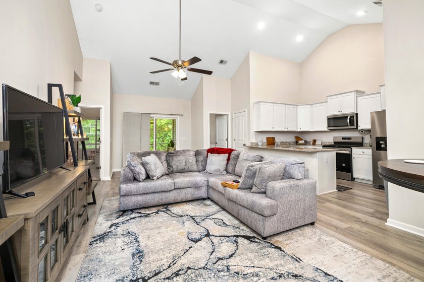 Must-see Victoria II in Stillpointe! This beautiful ranch-style - photo 9