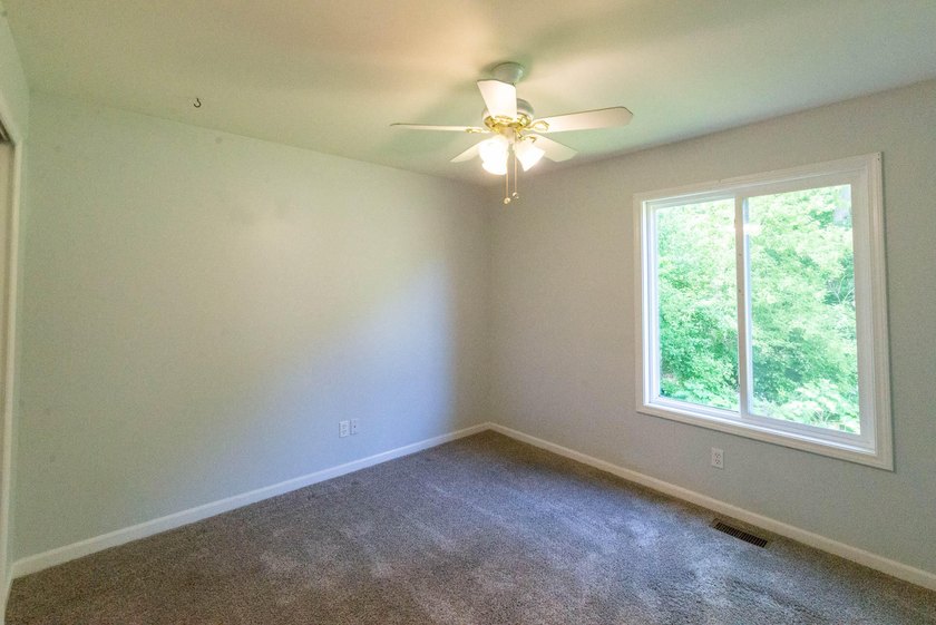 Rare opportunity to own a well maintained side by side duplex in - photo 11