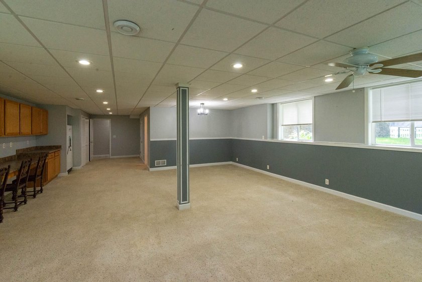 Rare opportunity to own a well maintained side by side duplex in - photo 15