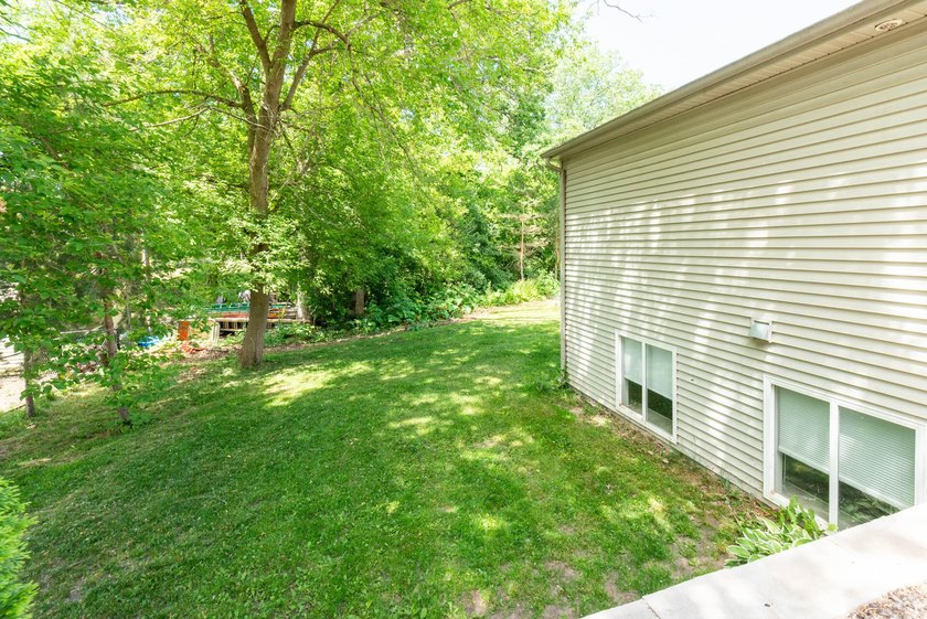 Rare opportunity to own a well maintained side by side duplex in - photo 21
