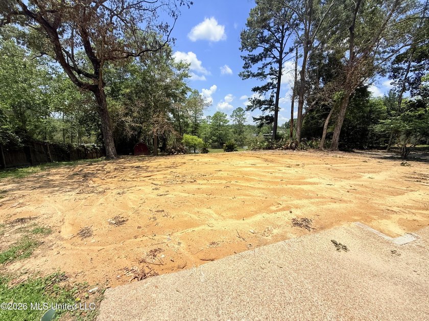 Looking for a waterfront property for your dream home? This lot - photo 33