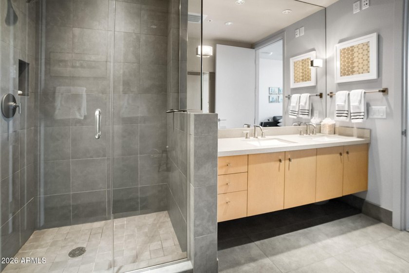 Welcome home to this amazingly beautiful end, ground-floor unit - photo 8