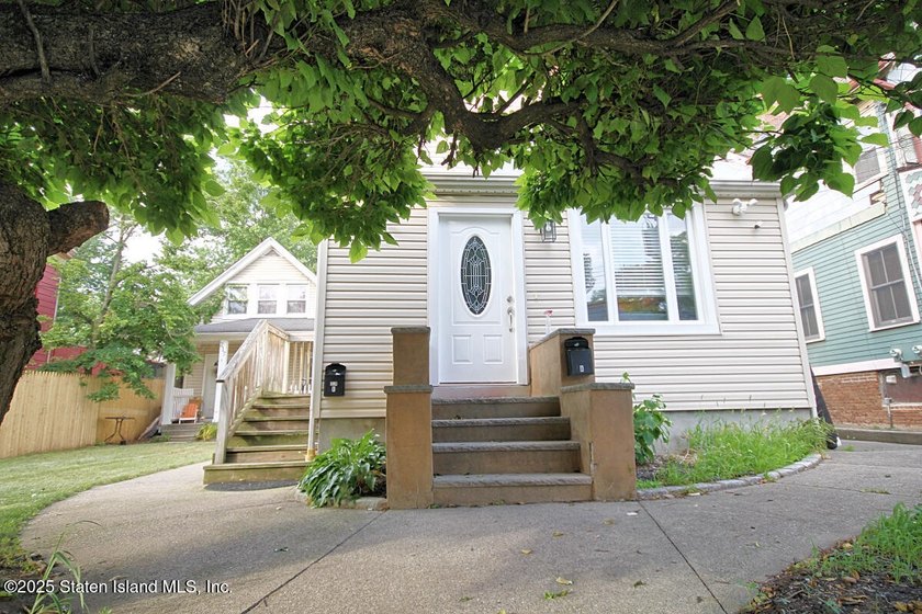 This is the one! 3 units located on 1 tax lot. 219 fisher is - photo 2