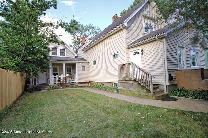 This is the one! 3 units located on 1 tax lot. 219 fisher is - photo 4