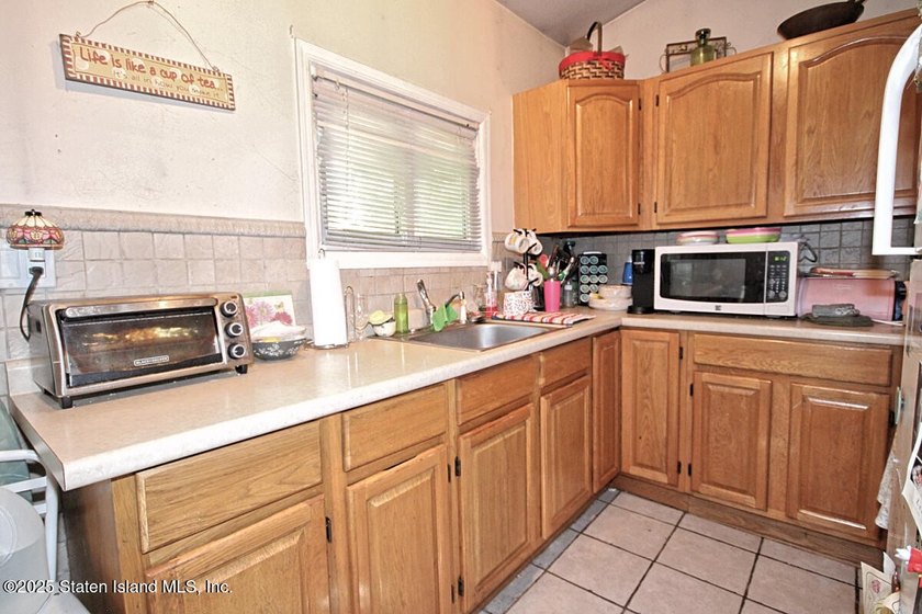 This is the one! 3 units located on 1 tax lot. 219 fisher is - photo 8