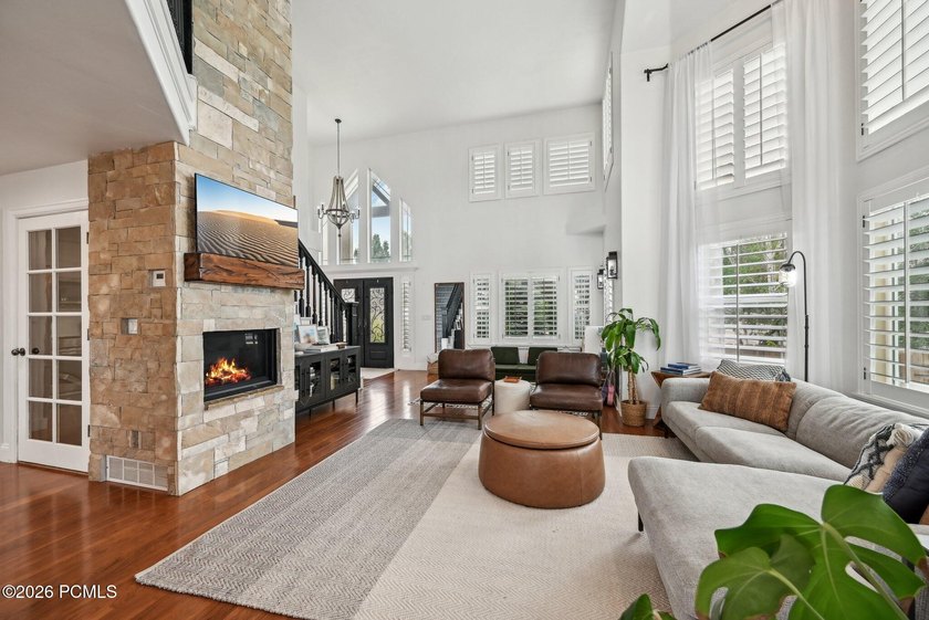 Spacious and well-located in the heart of Midway Valley, this - photo 4