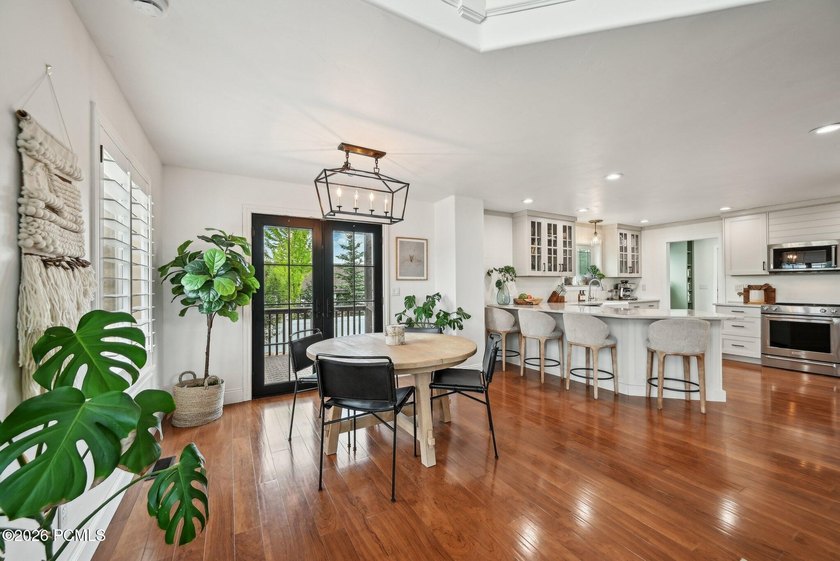 Spacious and well-located in the heart of Midway Valley, this - photo 7