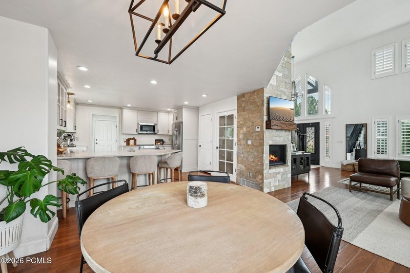 Spacious and well-located in the heart of Midway Valley, this - photo 8