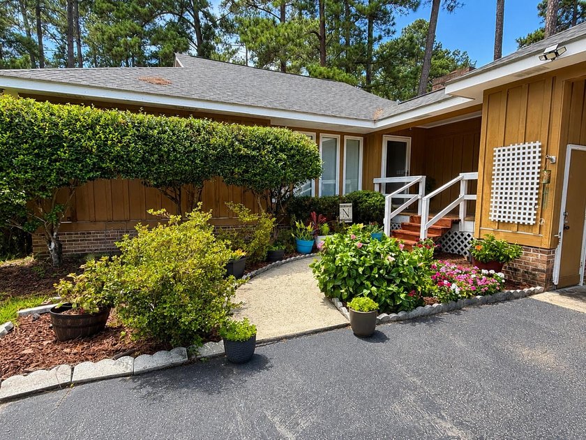 Welcome to Santee Cooper Resort, where golf, lake living, and - photo 2