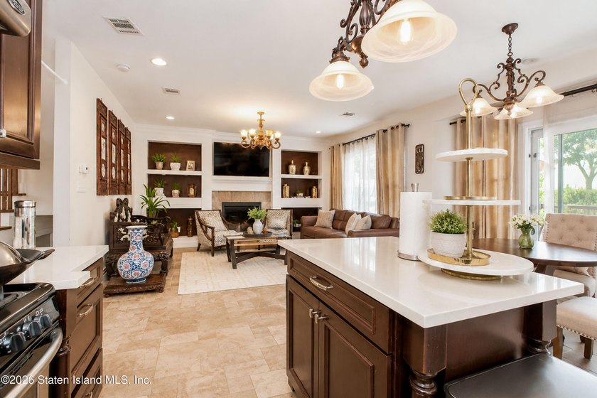Welcome to 7 Bogota St - Beautiful legal 2 family detached - photo 10