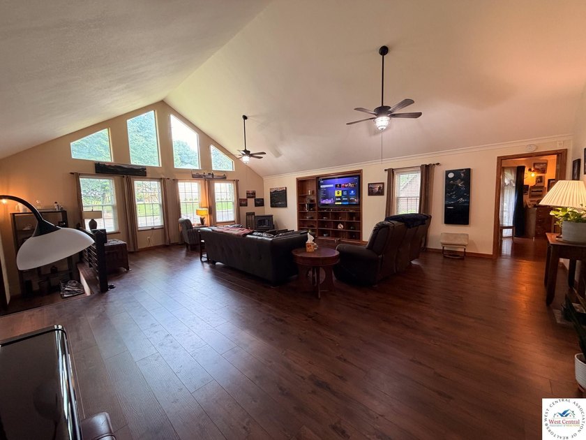 Fantastic 5-bedroom, 4.5-bath home with massive 24x54 garage on - photo 4