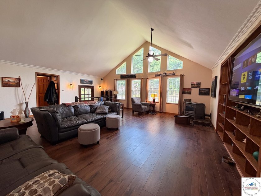 Fantastic 5-bedroom, 4.5-bath home with massive 24x54 garage on - photo 5