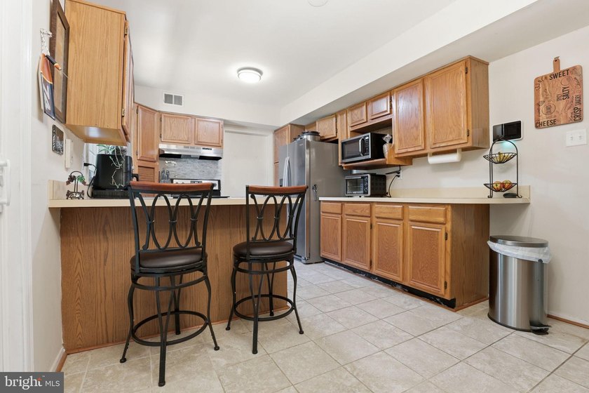 SELLERS ARE OFFERING A $10,000 BUYER CREDIT! RUN, don't walk - photo 5