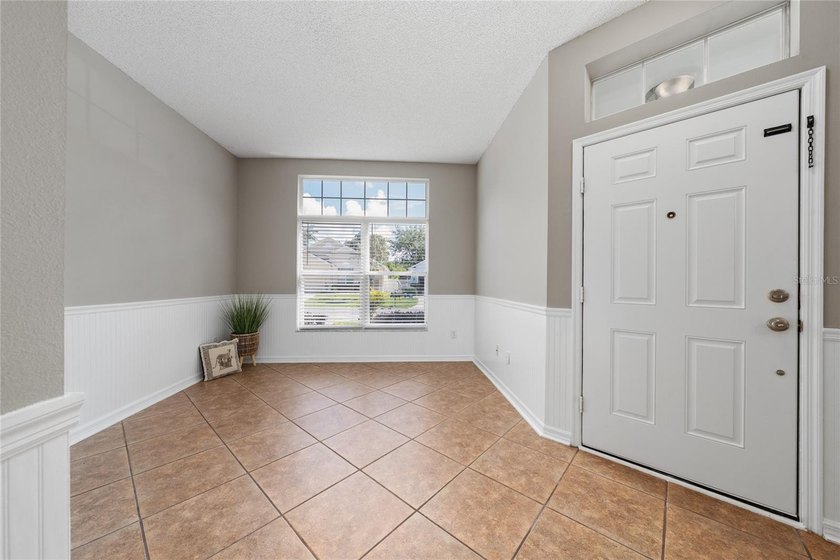 Virtually Staged. Immaculate Cute and Cozy house in Northshore - photo 8