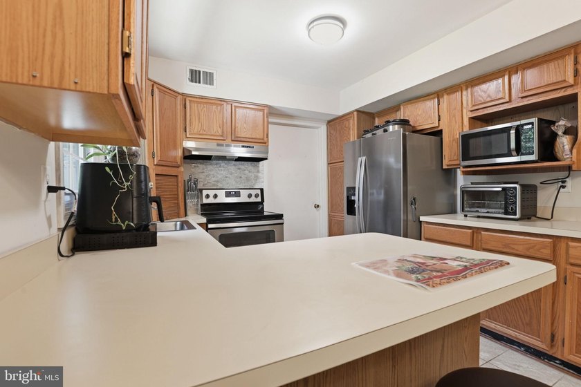 SELLERS ARE OFFERING A $10,000 BUYER CREDIT! RUN, don't walk - photo 8