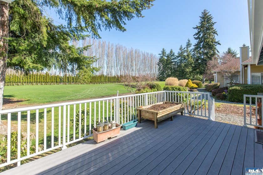 Stunning golf course views in this beautiful one level home - photo 12