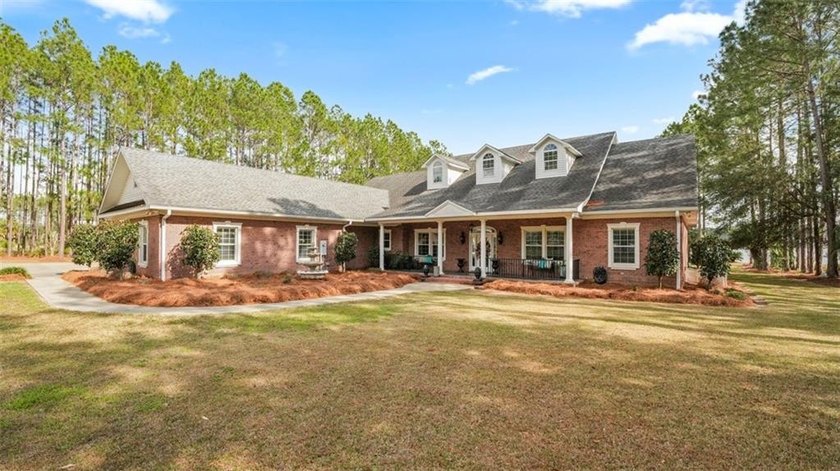 Thoughtfully designed and beautifully detailed, this spacious - photo 13