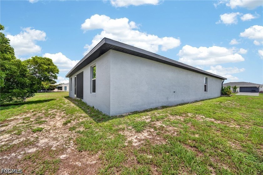 MODERN DESIGN, QUALITY CONSTRUCTION, AND EVERYDAY COMFORT! - photo 21