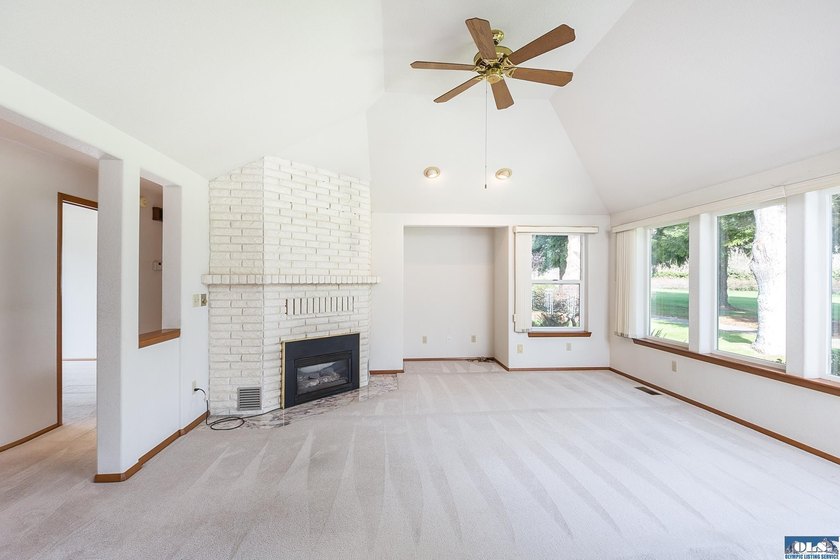Stunning golf course views in this beautiful one level home - photo 23