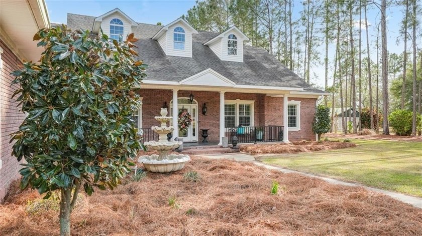 Thoughtfully designed and beautifully detailed, this spacious - photo 24