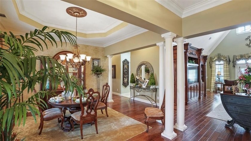 Thoughtfully designed and beautifully detailed, this spacious - photo 27