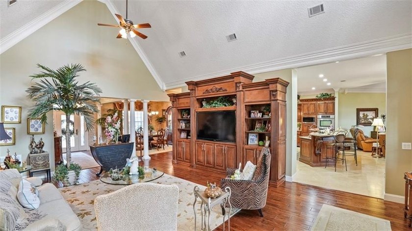 Thoughtfully designed and beautifully detailed, this spacious - photo 31