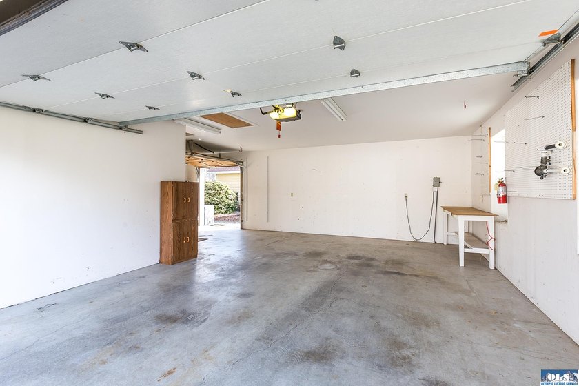 Stunning golf course views in this beautiful one level home - photo 44