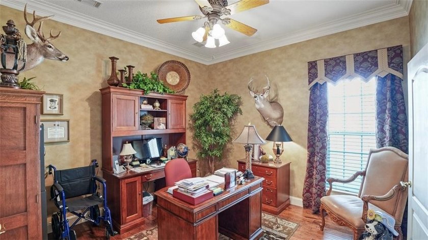 Thoughtfully designed and beautifully detailed, this spacious - photo 47
