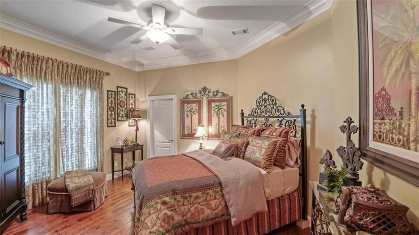 Thoughtfully designed and beautifully detailed, this spacious - photo 50