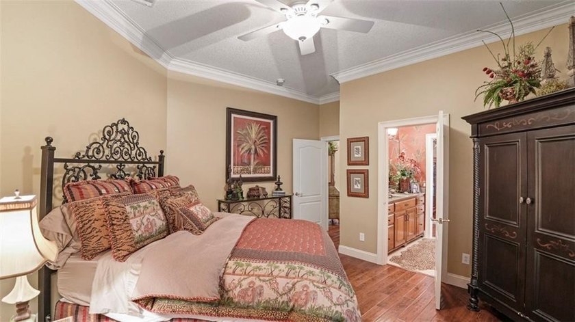 Thoughtfully designed and beautifully detailed, this spacious - photo 51