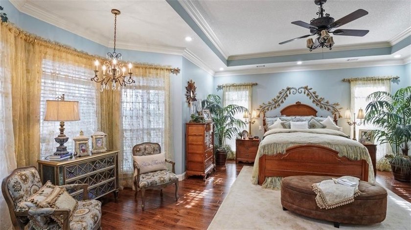 Thoughtfully designed and beautifully detailed, this spacious - photo 60