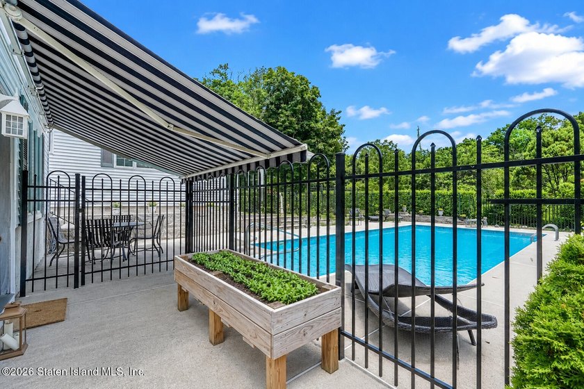 Welcome to 81 Woodvale Avenue, a truly enchanting 2-family - photo 7