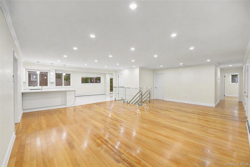 Located in the heart of Great Neck Village, this impeccably - photo 4