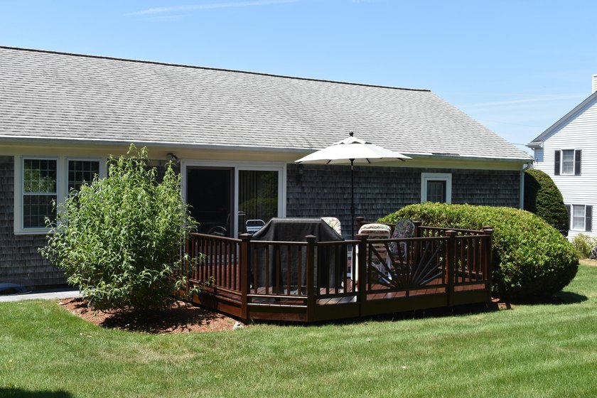 A West Dennis ''Jewel'' of a home. 34 Fisk Street offering three - photo 6