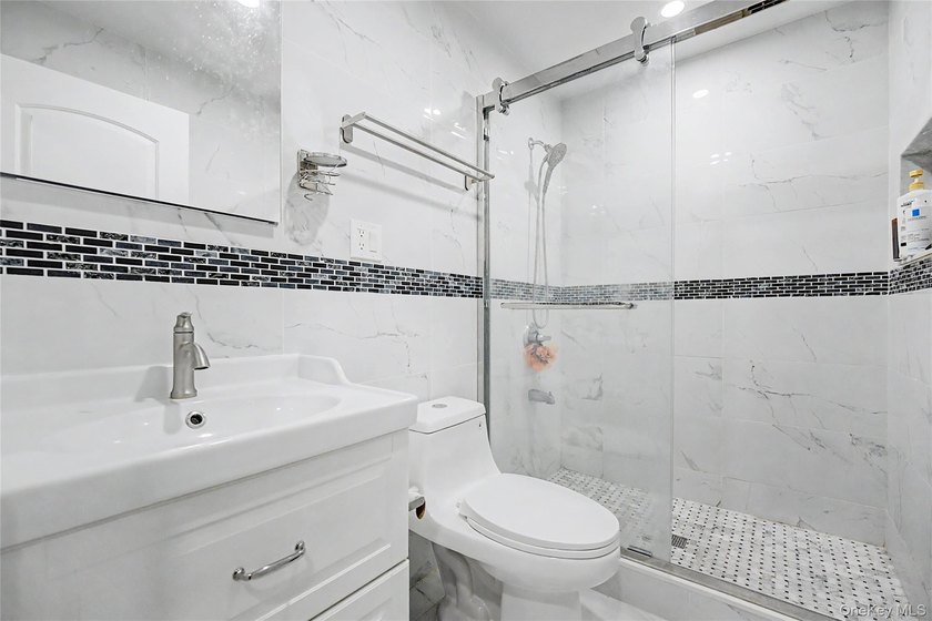 Located in the heart of Great Neck Village, this impeccably - photo 10