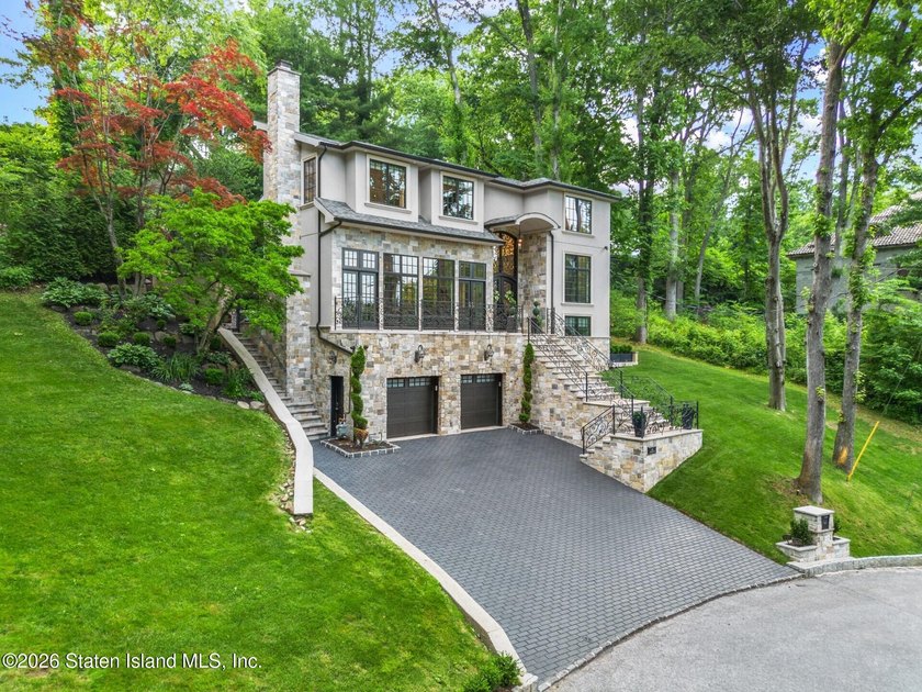 Welcome to 44 Annfield Court, a stunning 2019-built luxury - photo 2