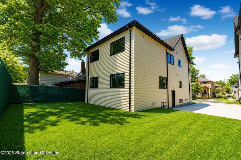 NEW CONSTRUCTION 6-OVER-6 Located in the desirable section of - photo 4