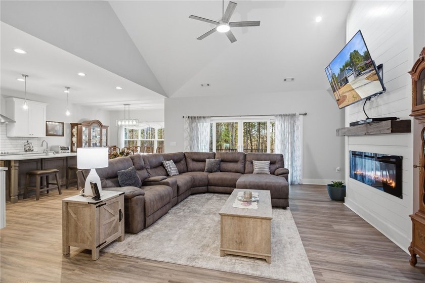 AVG POWER BILL OF $150/month on a 3300+ sqft house?! Take a - photo 6