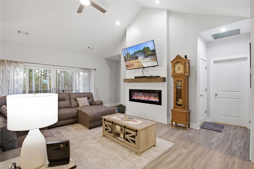 AVG POWER BILL OF $150/month on a 3300+ sqft house?! Take a - photo 7