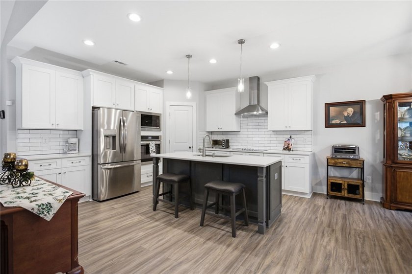 AVG POWER BILL OF $150/month on a 3300+ sqft house?! Take a - photo 9