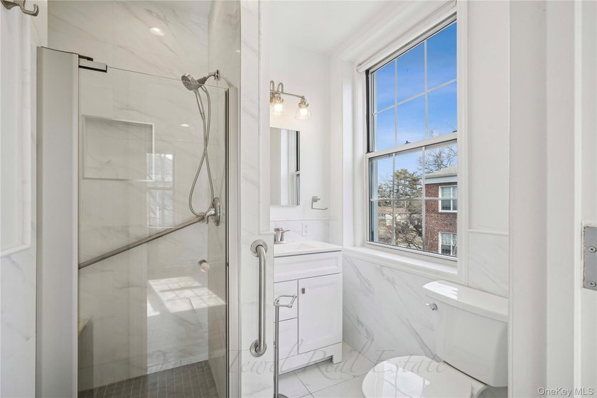 Welcome to 1 Meadow Dr in Woodmere, New York. A stunning - photo 12