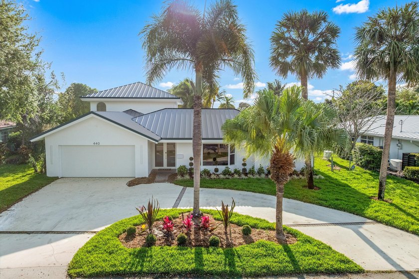 Lovingly referred to as the *artists home*, this 4 bedroom 3 - photo 6