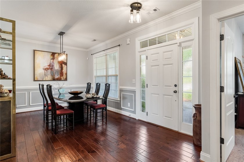Welcome to Lexington Pointe, where everyday living feels like a - photo 5