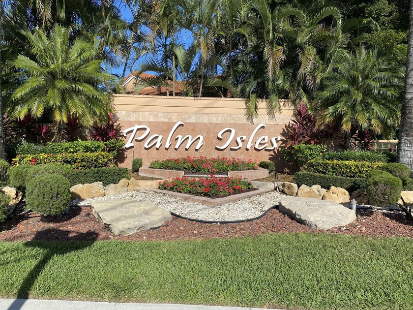 Watch the sunrise from this 3 bedroom-2 bath home on a LAKEFRONT - photo 47