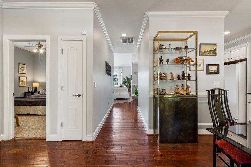 Welcome to Lexington Pointe, where everyday living feels like a - photo 7