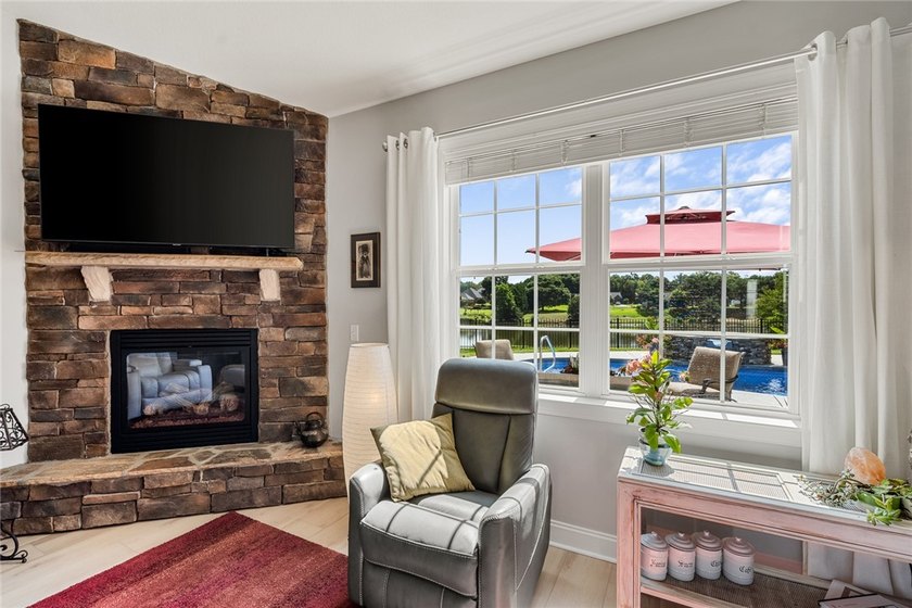 Welcome to Lexington Pointe, where everyday living feels like a - photo 10