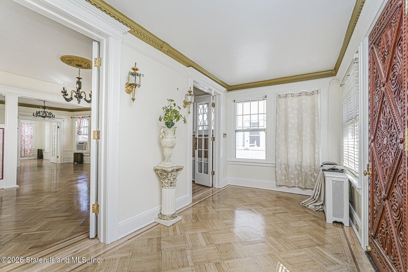 Come and see this magnificent one family detached home in the - photo 4