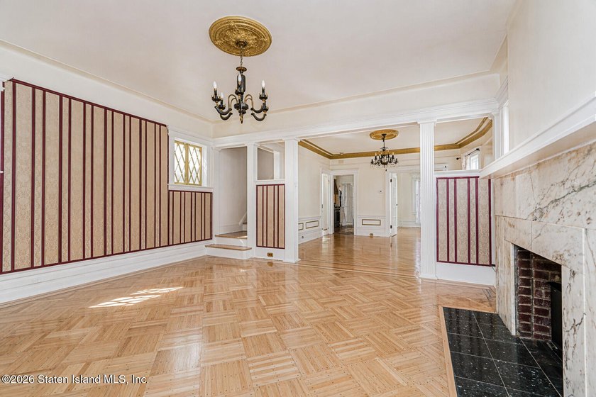 Come and see this magnificent one family detached home in the - photo 8