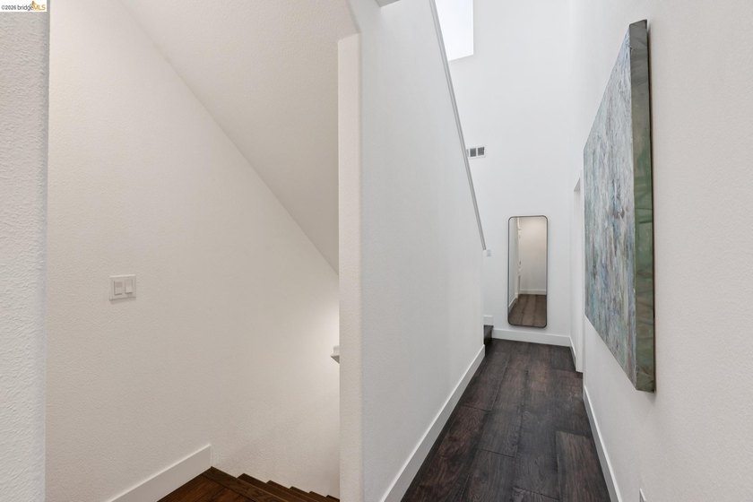Modern Living in Marina Bay in this stylish and spacious - photo 21